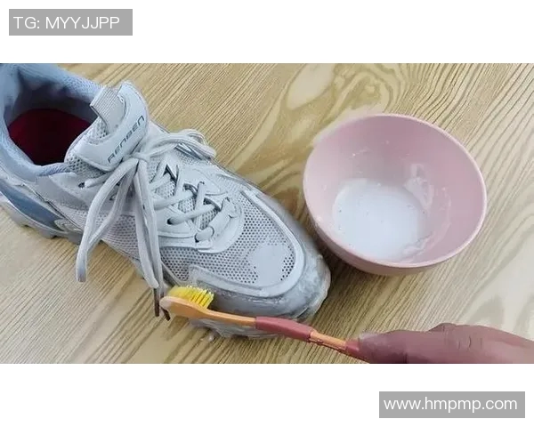 足球清洗全攻略如何有效去除污垢和异味保持球鞋干净如新 足球清洗全攻略如何有效去除污垢和异味保持球鞋干净如新